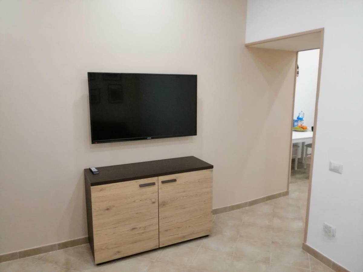 Ad Un Passo Dal Duomo "2" Διαμέρισμα Νάπολη Εξωτερικό φωτογραφία